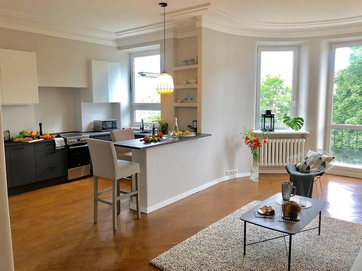 Classic Apartment In Warsaw