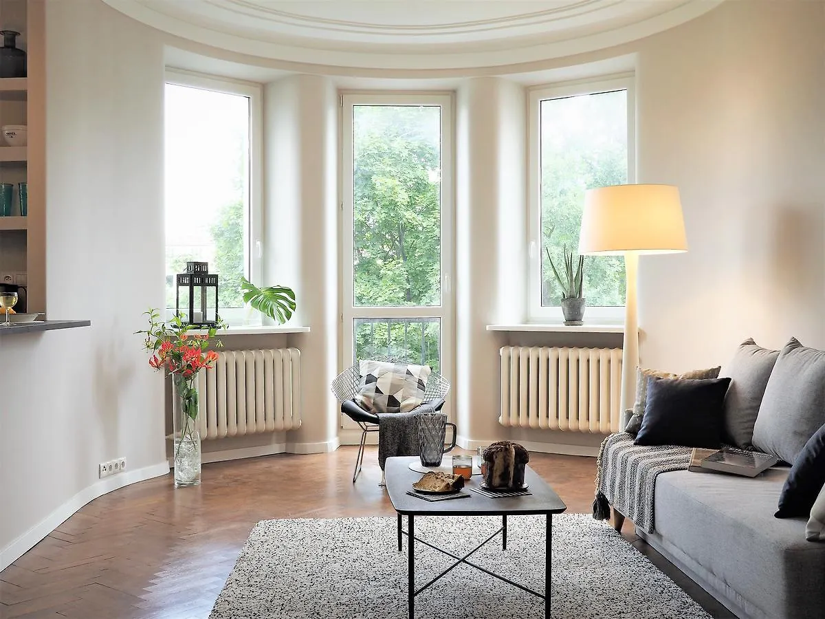 Classic Apartment In Varsovia