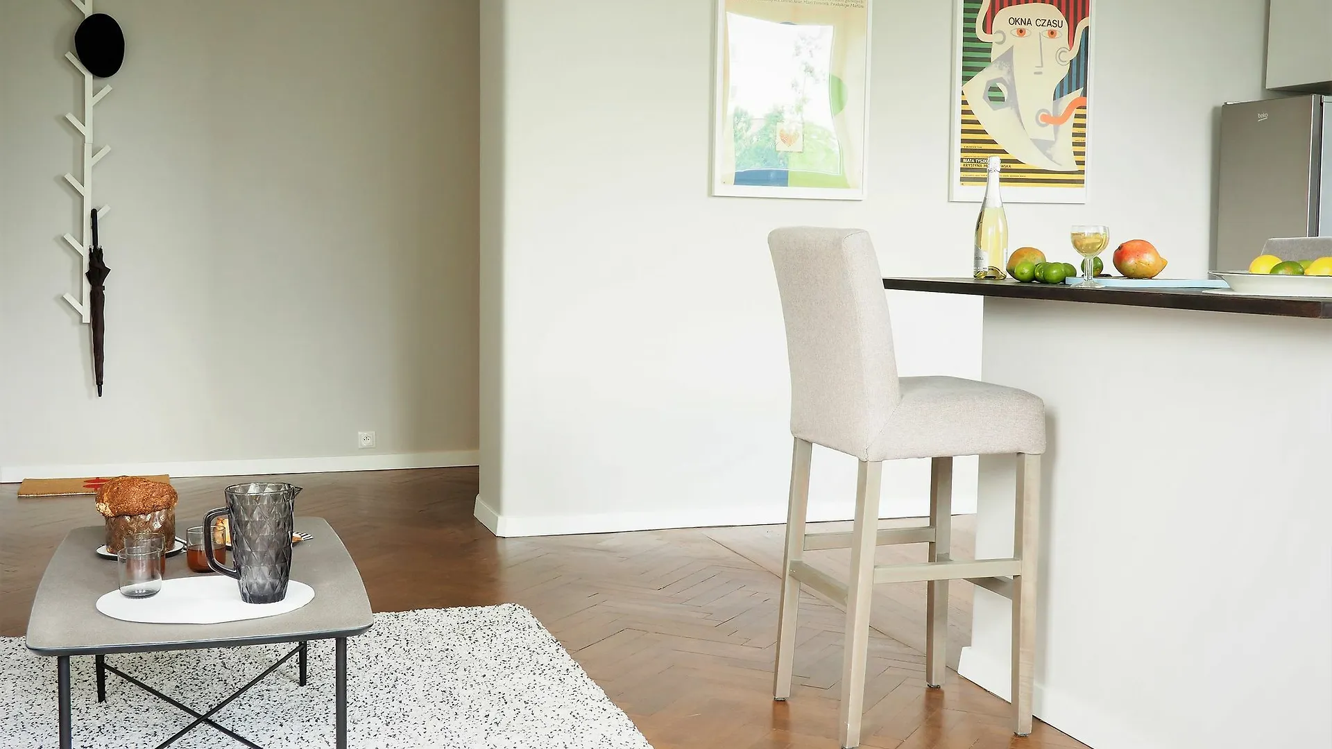Classic Apartment In Warsaw Poland