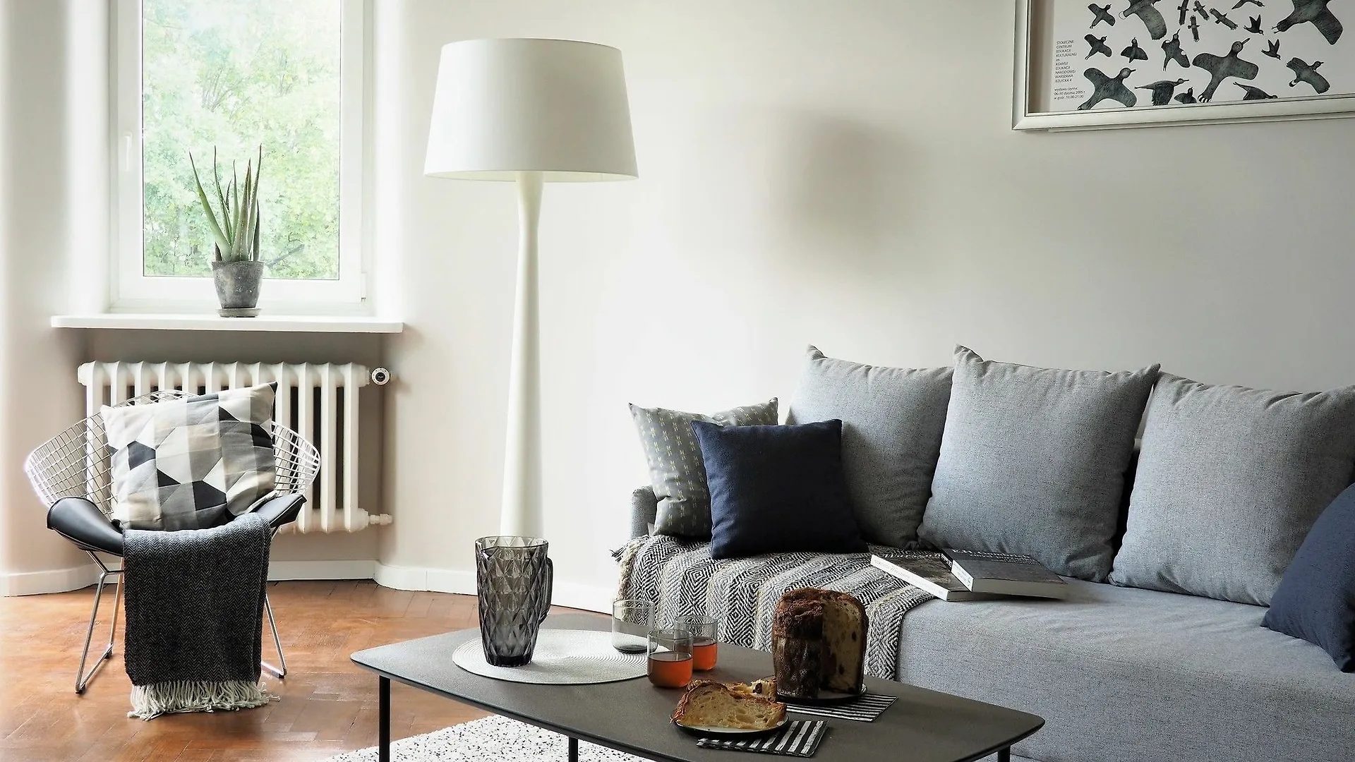 Classic Apartment In Warsaw